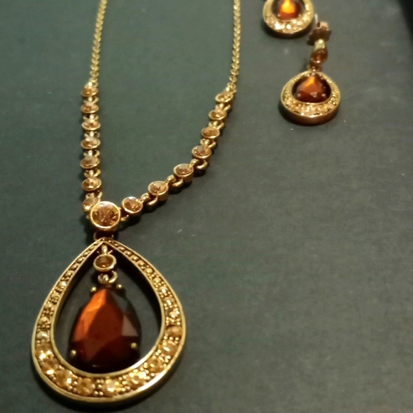 Womens necklace and earring - Picture 1 of 1